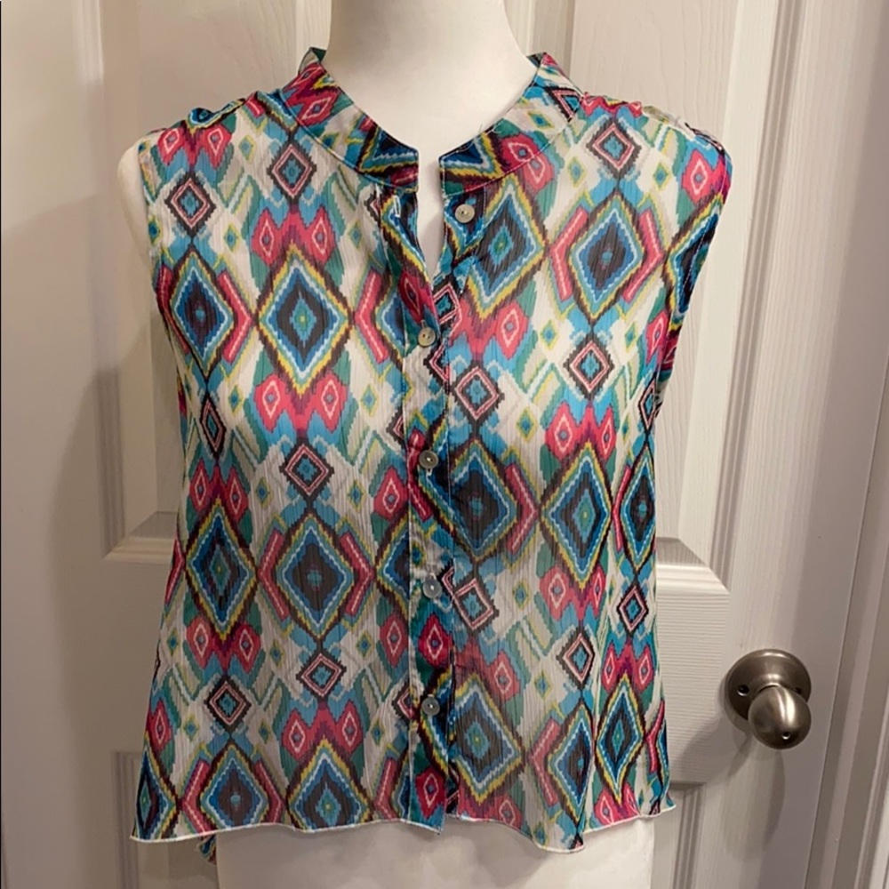 Olsenboye Aztec high low cut out top